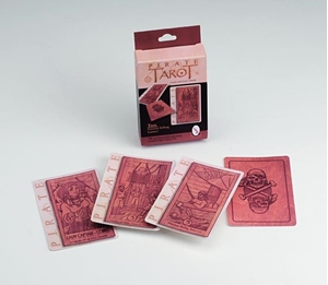 Bild på Pirate Tarot: Two Swash-Buckling Games! (78-Card Deck)