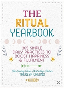 Bild på The Ritual Yearbook: 365 Simple Daily Practices to Boost Happiness & Fulfilment
