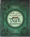 Bild på Celtic lore and spellcraft of the dark goddess - invoking the morrigan
